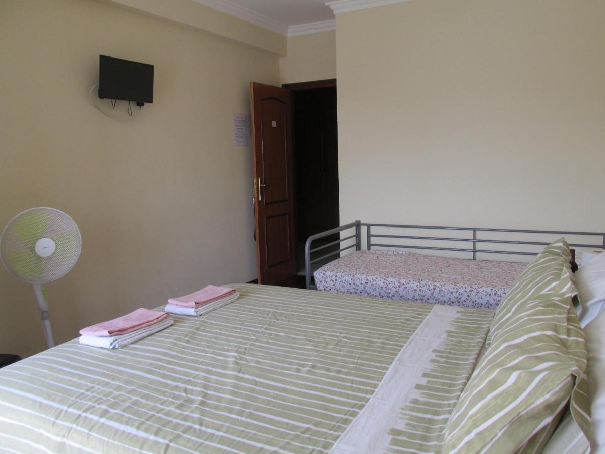 Homestay Marialva Park Seixal  Εξωτερικό φωτογραφία