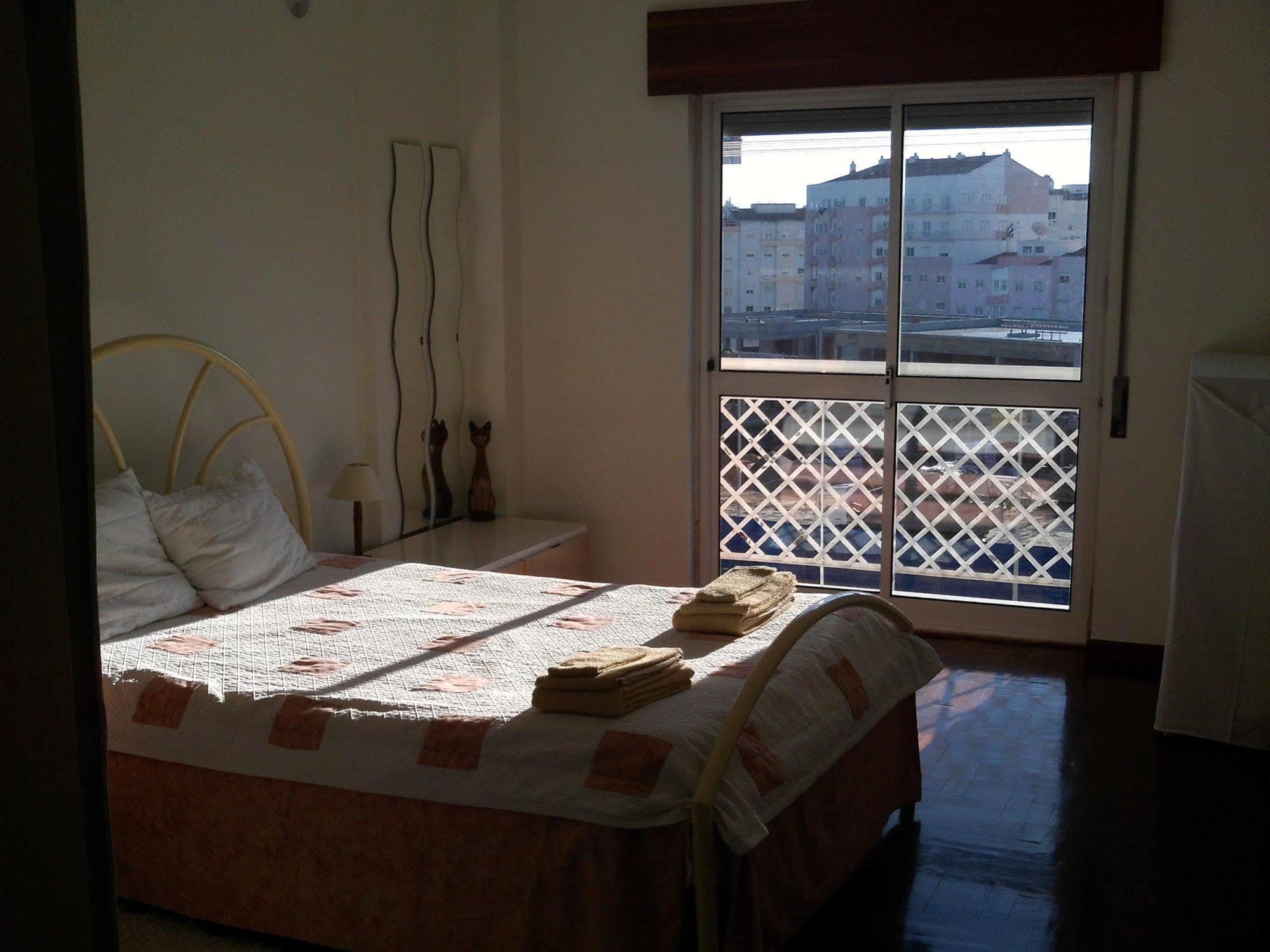 Homestay Marialva Park Seixal  Εξωτερικό φωτογραφία